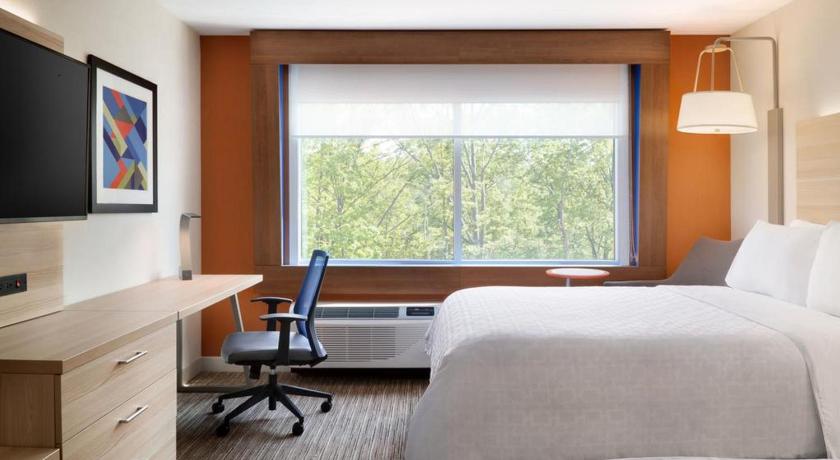 Holiday Inn Express & Suites Jackson photo