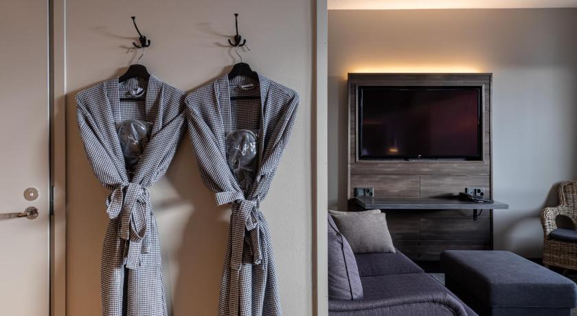 Image of Junior Suite 8