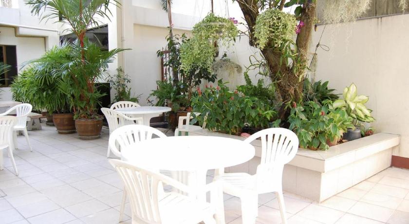 Veerachai Court photo