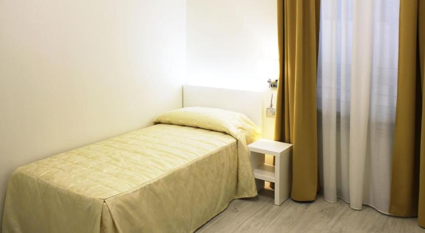Hotel Metropoli photo