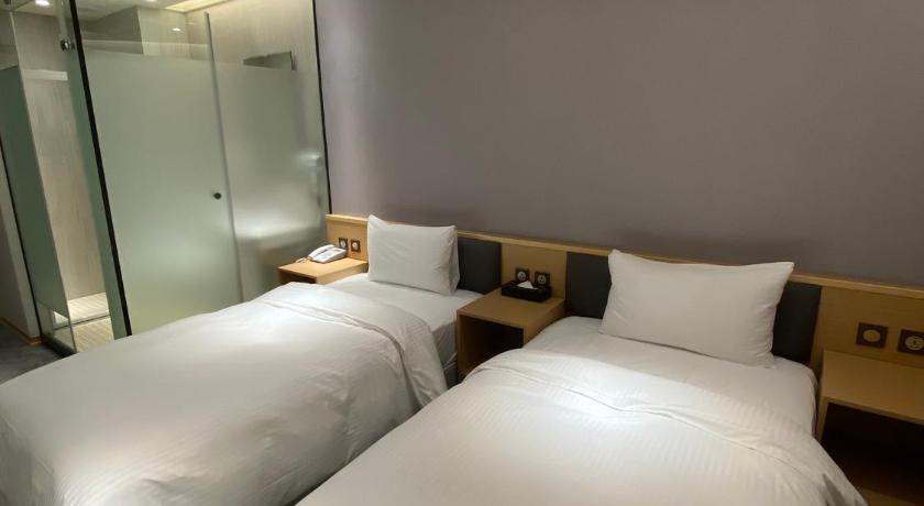 Image of Twin Room without Window 1