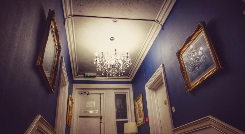 Kensington Hotel photo