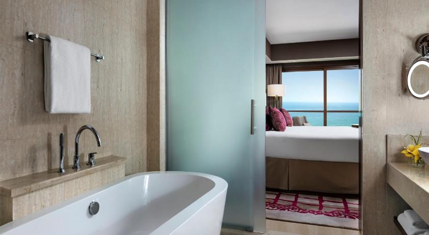 Image of Fairmont King 2