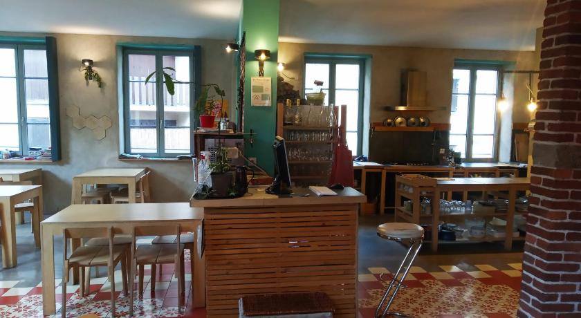 La Maison Rouge - Backpacker Hostel photo