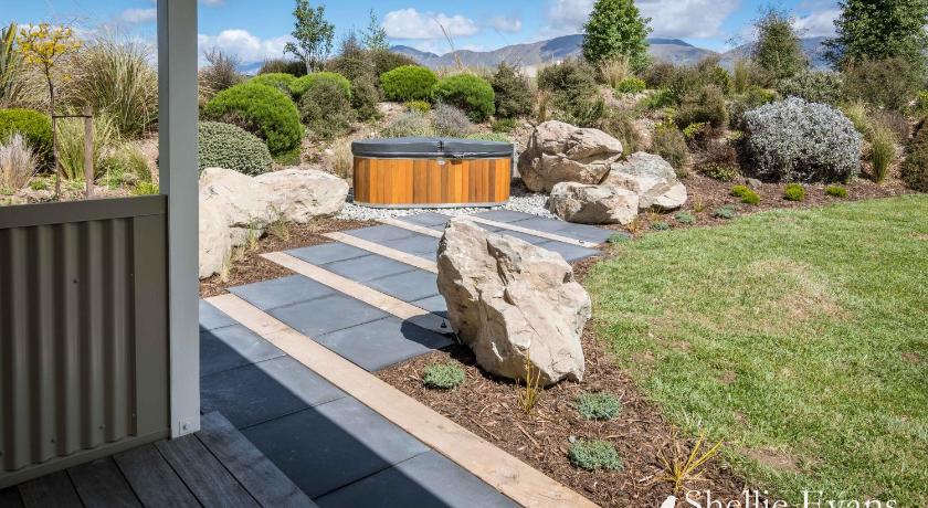 Night Sky Cottage - Kahu Cottage - HOT TUB photo