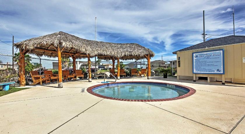 Galveston Home with Canal View quarter Mi to the Beach! photo