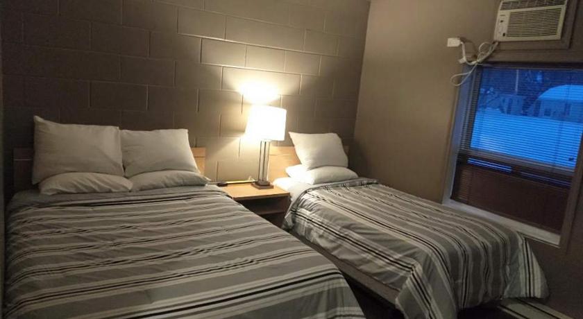 Shoal Lake Motor Inn photo