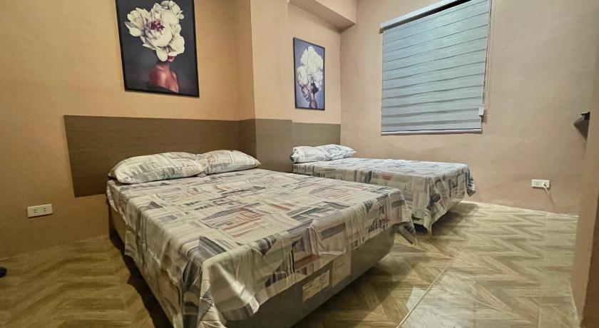 Staycation NETFLIX WIFI THOUSAND CABLE CHANNELS GAMES AND BOARD GAMES FIBER NET COZY COMFY STAY RELA photo