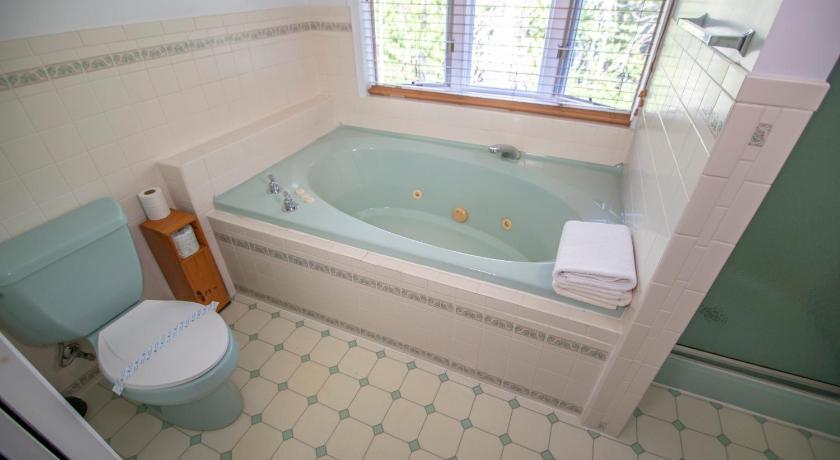 Ridges Inn & Suites photo