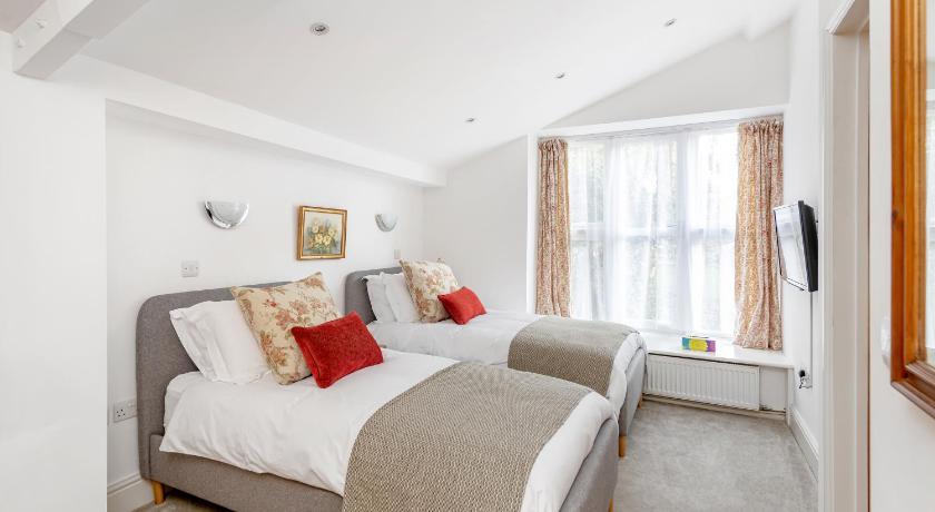 Farringdon Gurney The Old Parsonage Bed and Breakfast 3-Star Hotel lobby