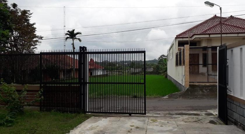Homestay Ayuning Kuningan photo