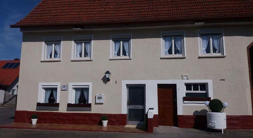 Gastehaus B & B27 und Pension Waldhorn photo