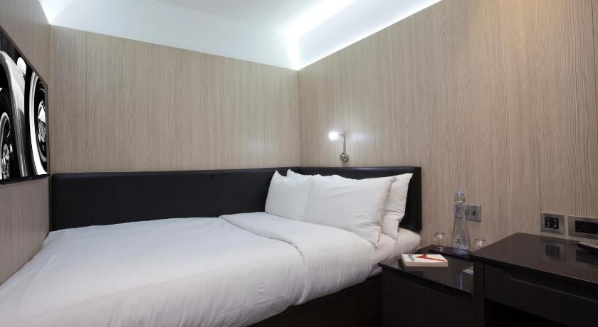 Image of Double Room without Window 7