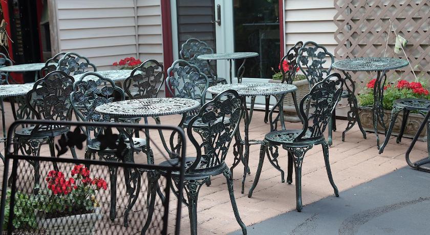 Coachlite Inn photo