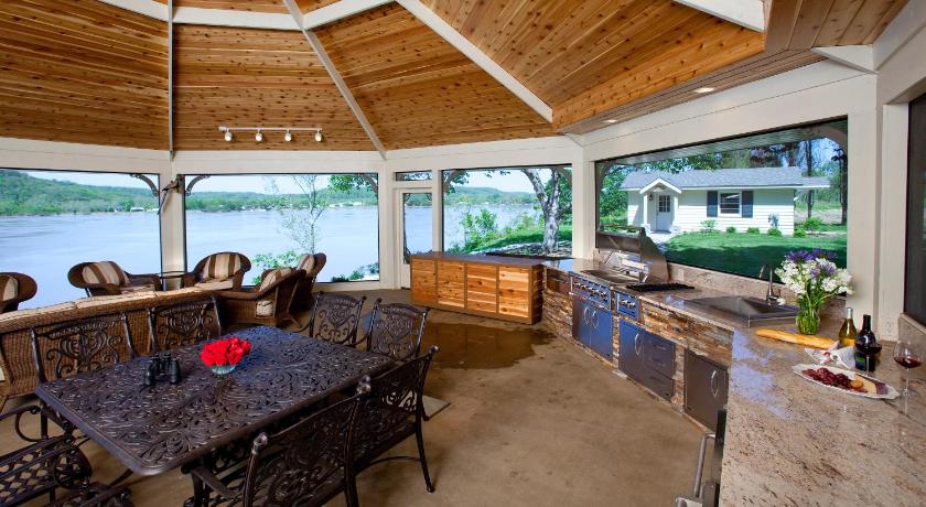 Warsaw (KY) Riverside Inn Bed and Breakfast, Wedding Venue & Events 3-Star Hotel exterior