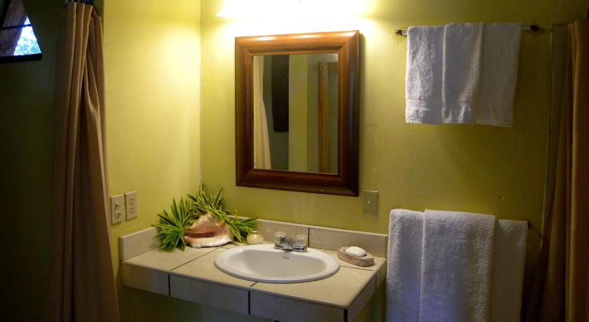 Tranquility Bay Beach Retreat photo