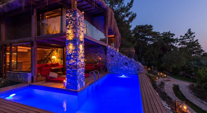 Nautical Hotel - image 8