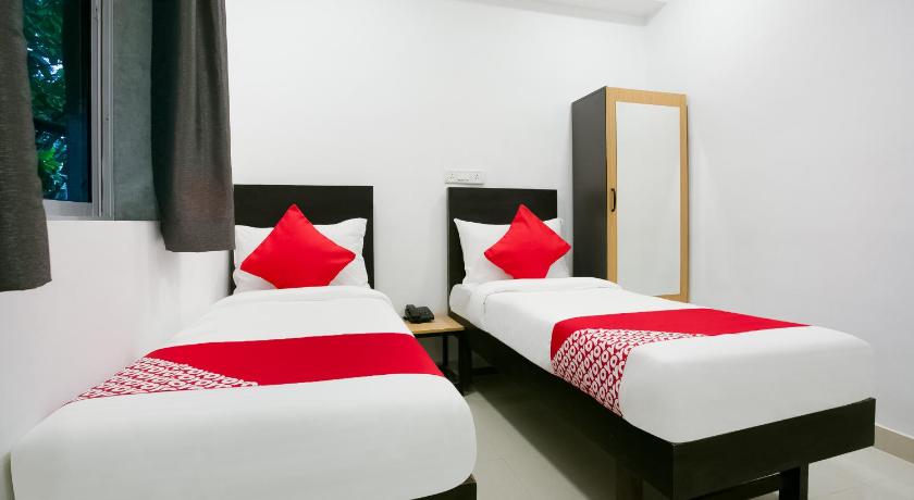 OYO Flagship 77192 Hotel Shangrila Nehru Road