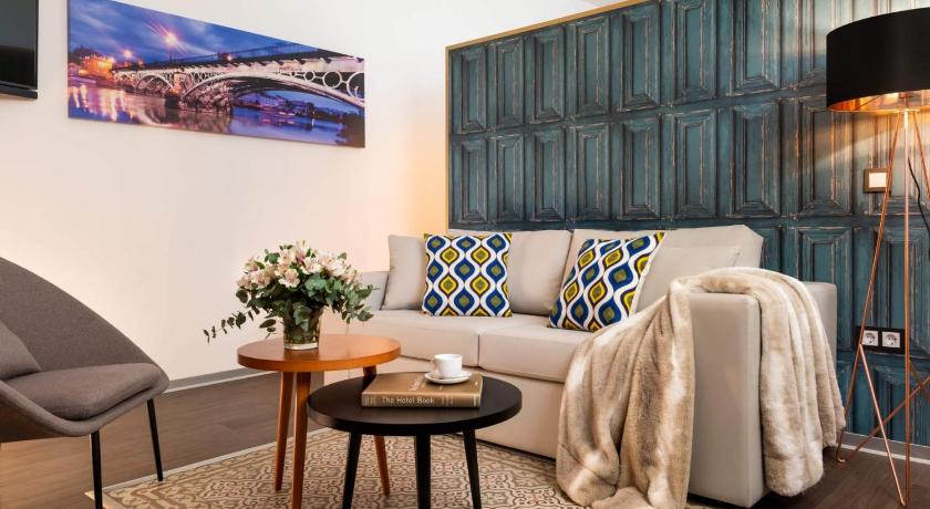 Sevilla Casa Sevilla 1920 Suites by Epoca 4-Star Guesthouse room