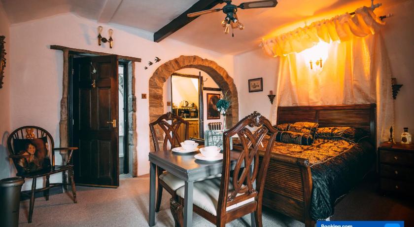 The Rookery Nook and Bronte Parsonage - Haworth — Hotel in Bradford