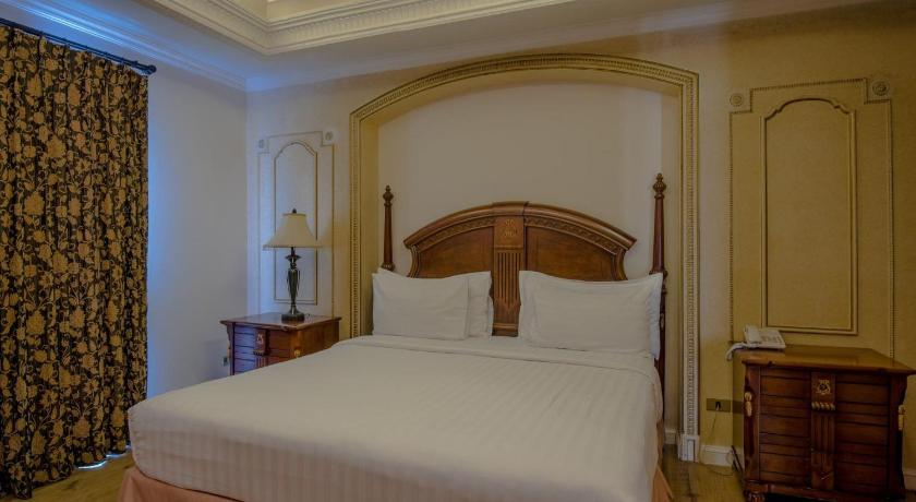 Image of Four Seasons Suite 9