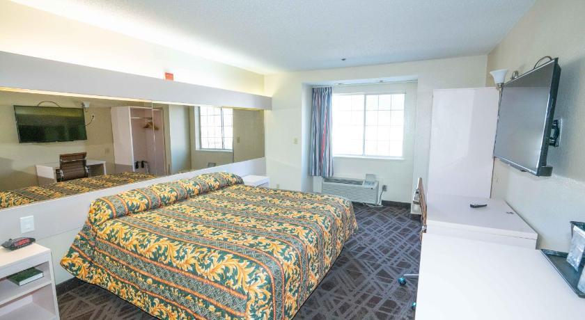 Regency Inn & Suites DFW