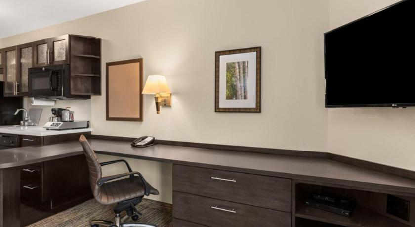 Candlewood Suites Pueblo photo
