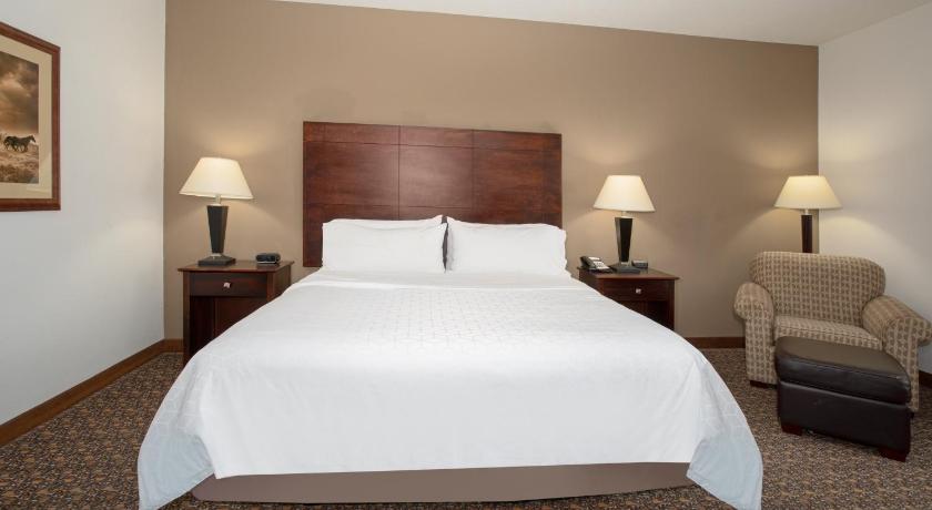 Holiday Inn Express Hotel & Suites Lander