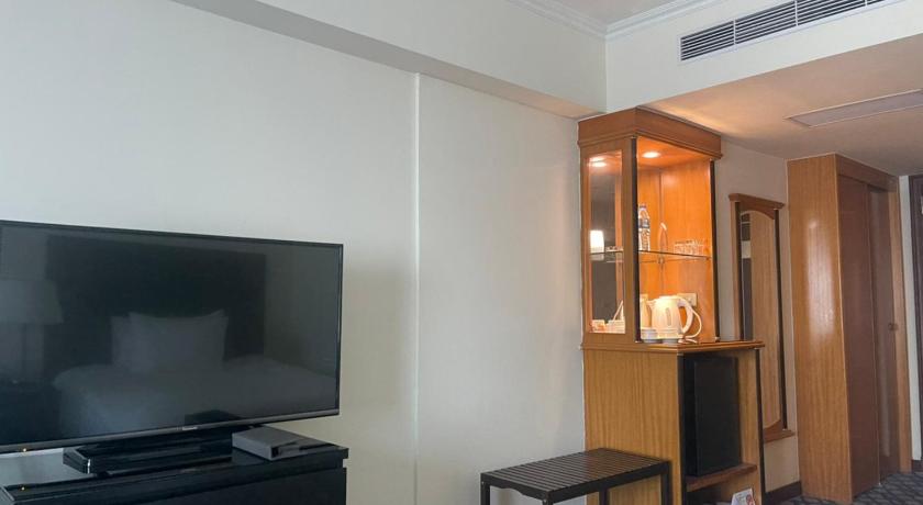 Image of Deluxe Twin 12