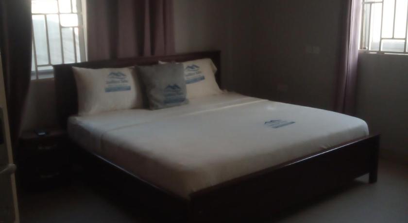 DanRitzcer Suites photo