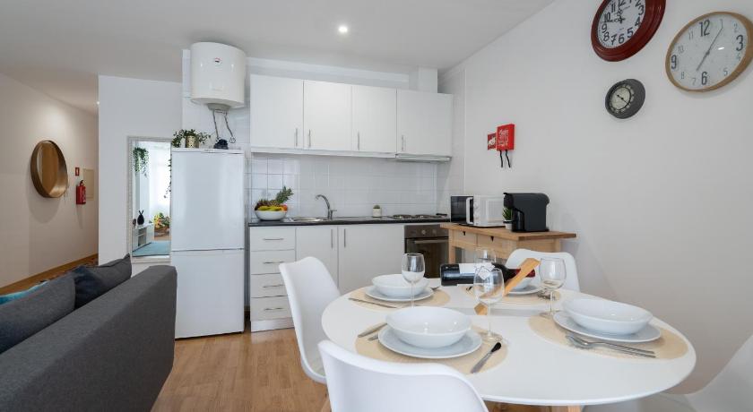 Colorful Fresh Flats - Batalha by Host Wise - 47