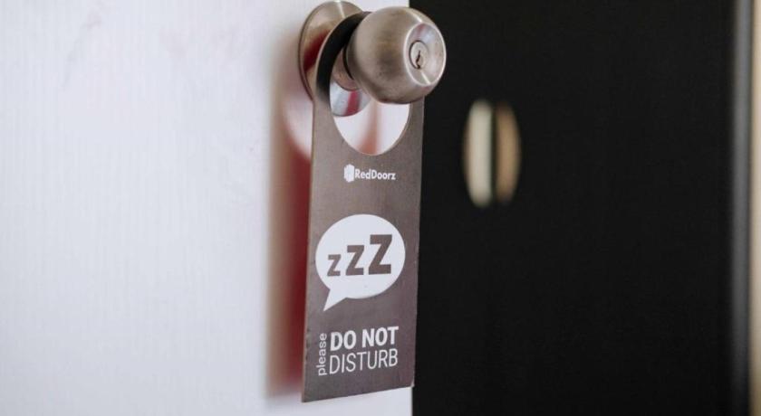 Cebu RedDoorz @ Bankal Lapulapu 1-Star Hotel amenity