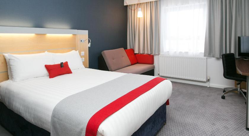 Holiday Inn Express Antrim