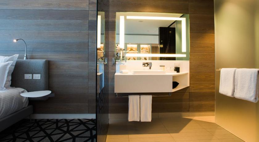 Image of Deluxe Executive Room, Lounge Access, 1 King Size Bed, High Floor 2