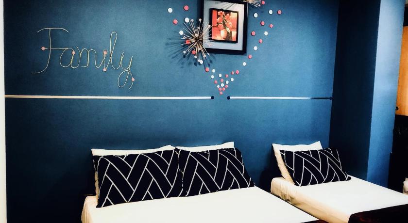 Image of Family Room 6