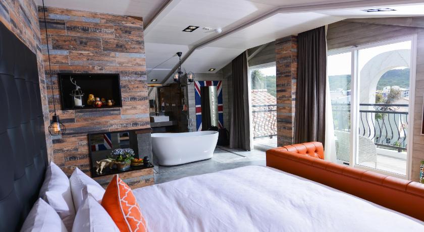 Image of Premium Double Room with Sea View and Balcony 4
