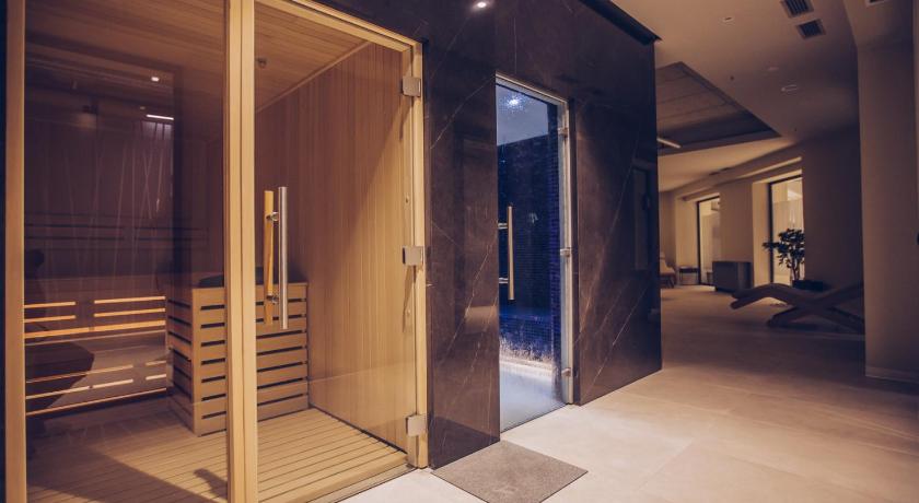 베오그라드 Hotel Mona Plaza 4성급 호텔 수영장