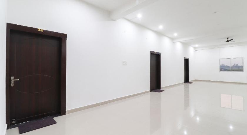 OYO 63087 Hotel Royal Paradise