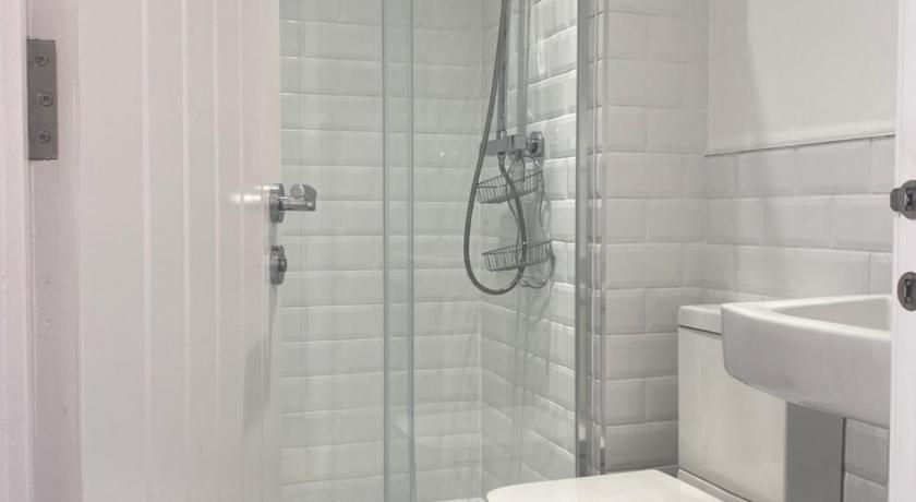 Stylish Pontcanna Flat Near City Centre photo