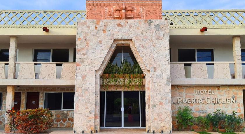 Hotel Puerta Chichen photo