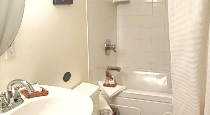Image of Standard Queen Room 2