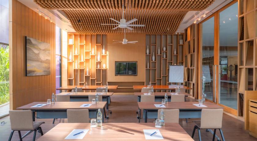 Holiday Inn Express Phuket Patong Beach Central By IHG photo 5