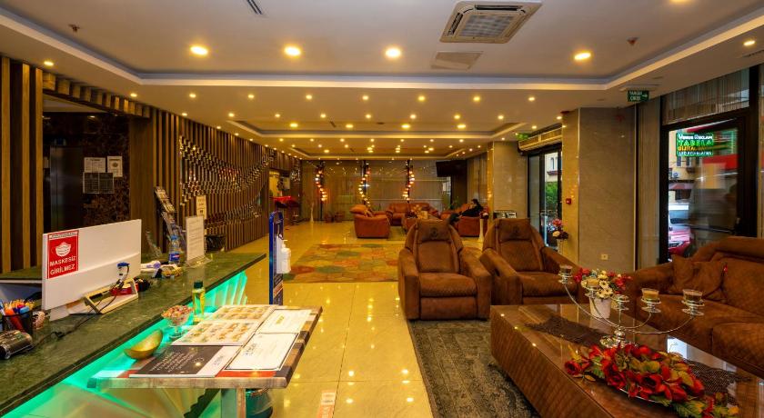 Grand Palace Hotel