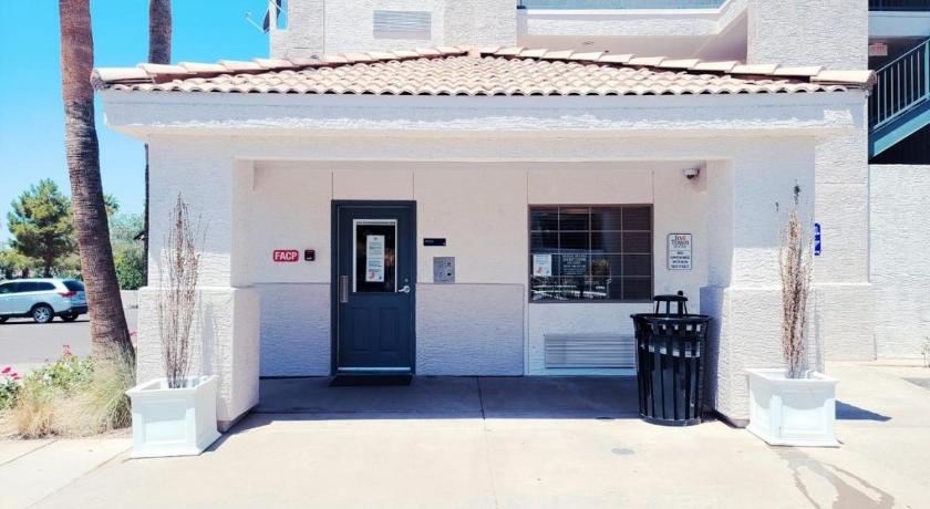 InTown Suites Extended Stay Phoenix AZ - Gilbert photo