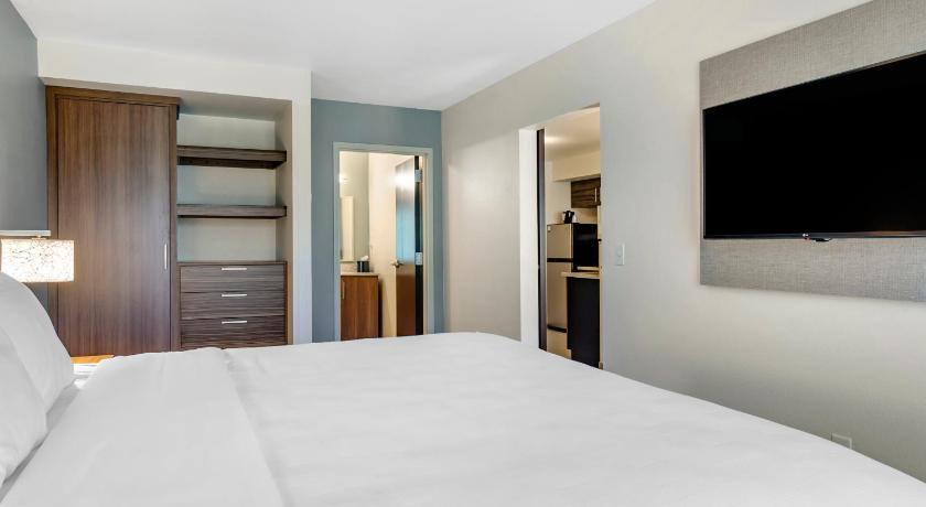 MainStay Suites Great Falls Airport photo