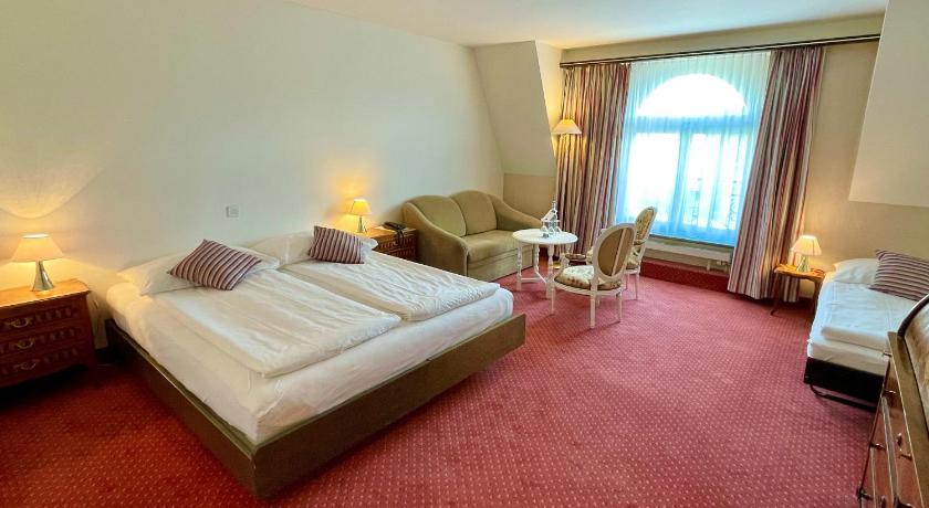 Image of Triple Room 12