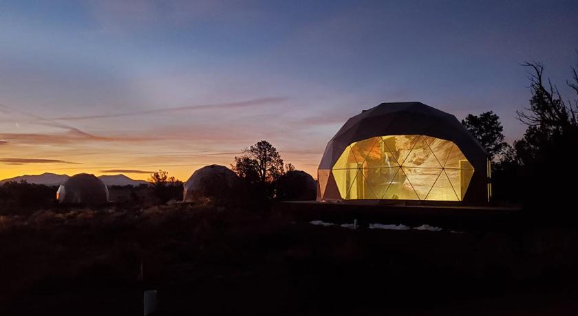 Clear Sky Resorts - Grand Canyon - Unique Sky Domes — Hotel in Valle (AZ)
