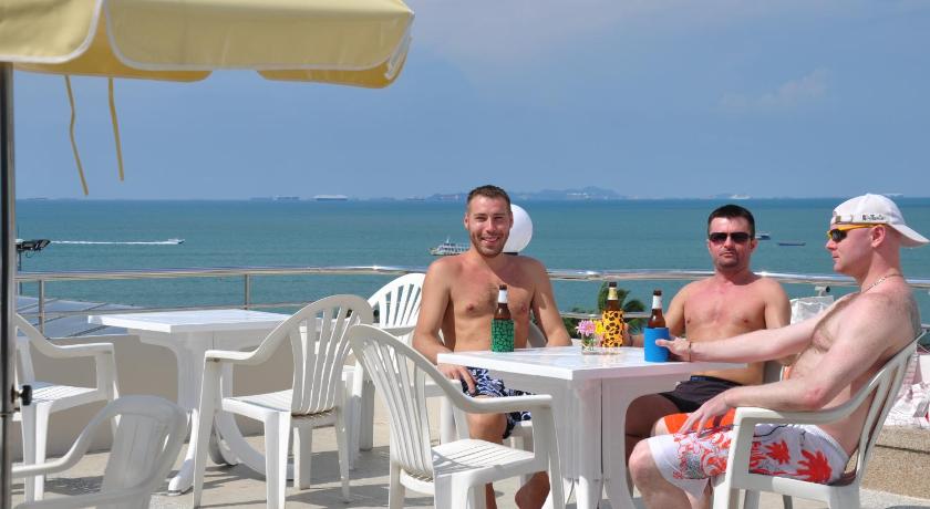 パタヤ Flipper Lodge 3つ星 ホテル 施設