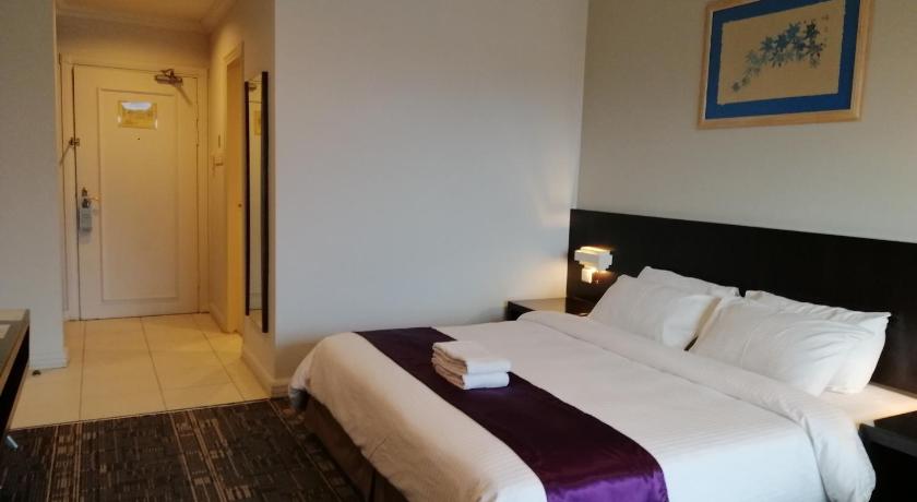 Image of Standard King Room 6