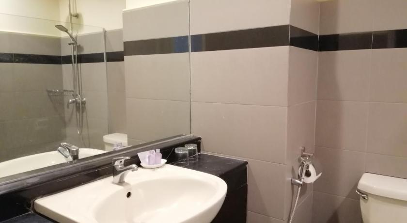 Image of Standard King Room 2